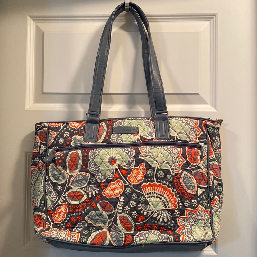 Off the shoulder carrying bag for laptop. Nonsmoking home. Lightly used.
